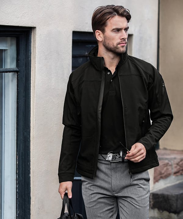 Duxbury fashionable performance softshell jacket