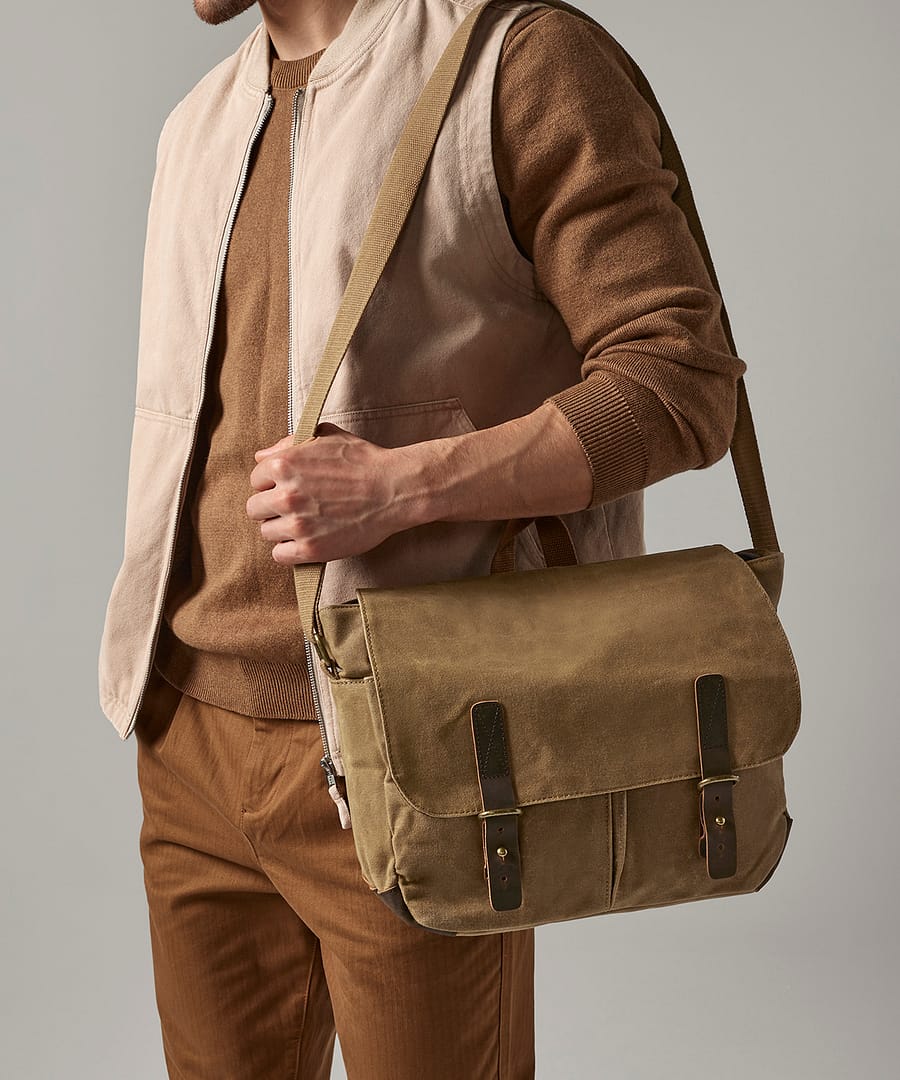 Heritage waxed canvas messenger